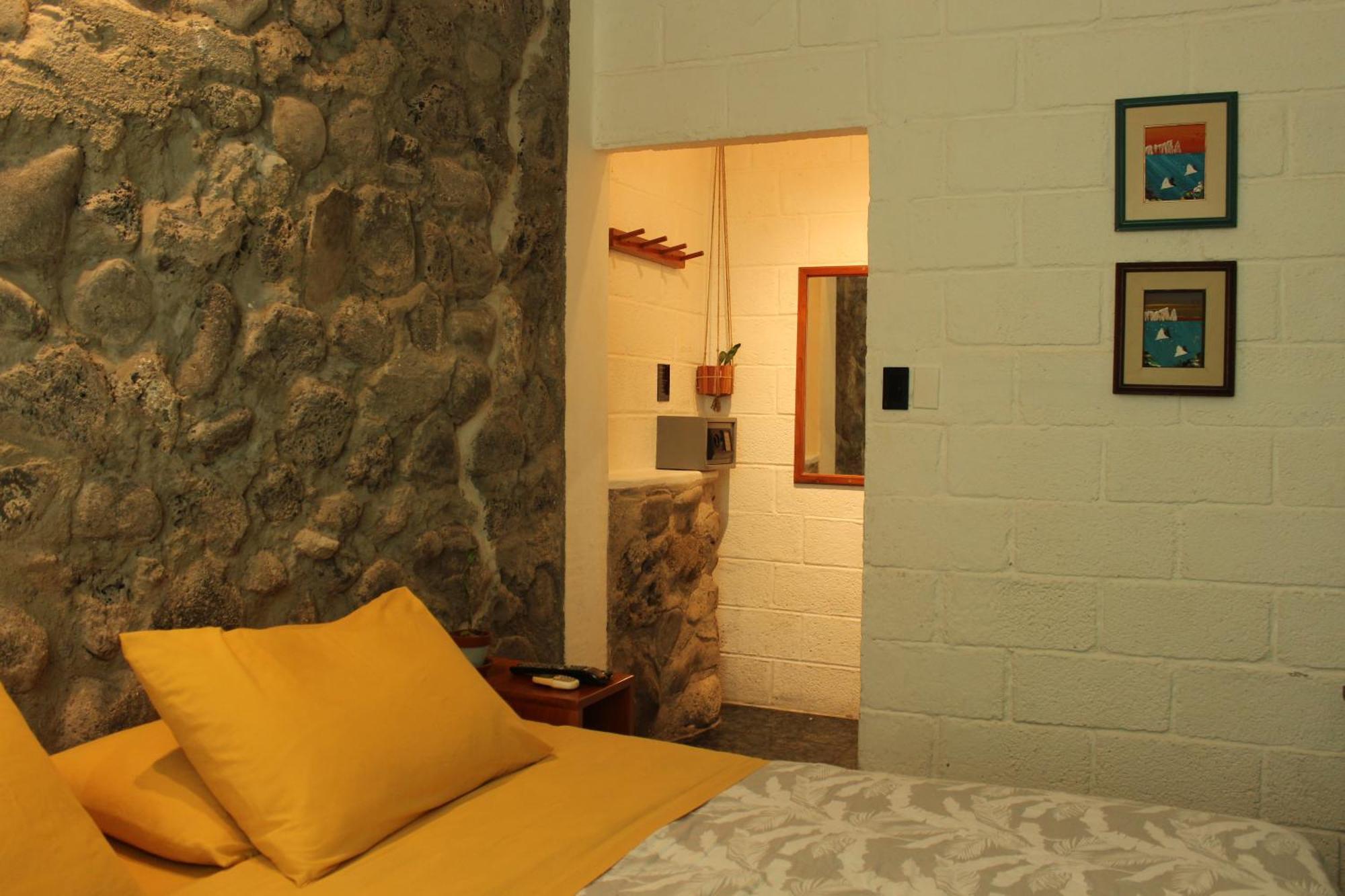 Hostal Pimampiro Puerto Baquerizo Moreno Bagian luar foto